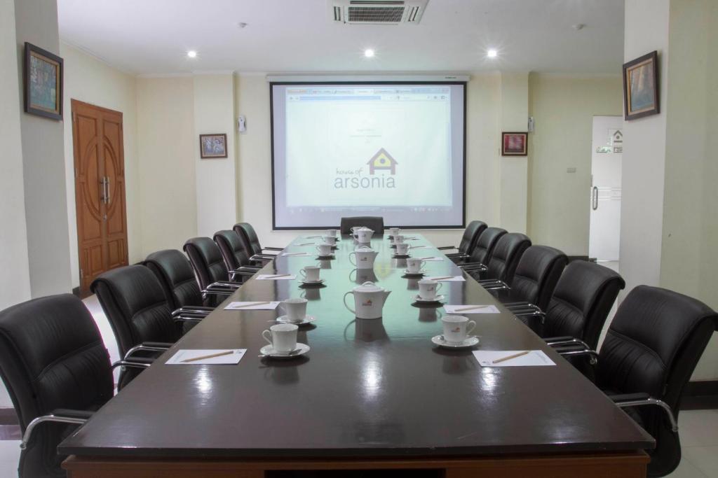 House Of Arsonia Tulip Hotel Джакарта Екстериор снимка